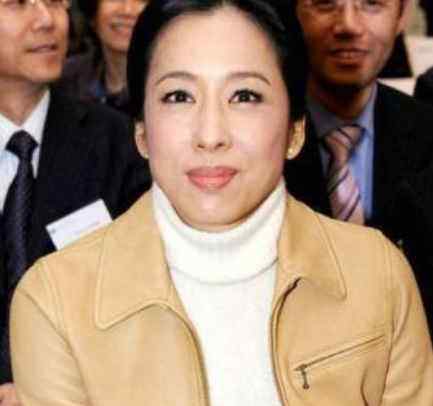 霍震霆现任妻子 19岁成千亿太太，50岁改嫁百亿富豪，丈夫分200亿分手费
