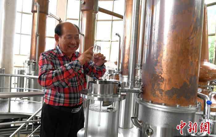 吴松柏 通讯：台商吴松柏：用“高度”换“纬度” 打造闽南威士忌小镇