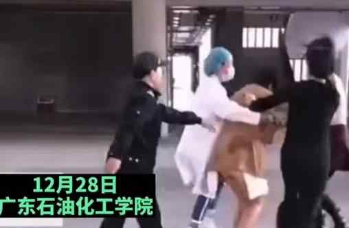 男子将硫酸泼2女同学头上 两女生现在怎么样了
