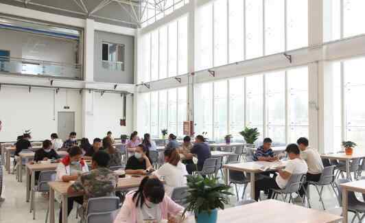 胡杨网 十一团文化馆、图书馆开馆  丰富职工群众文化生活