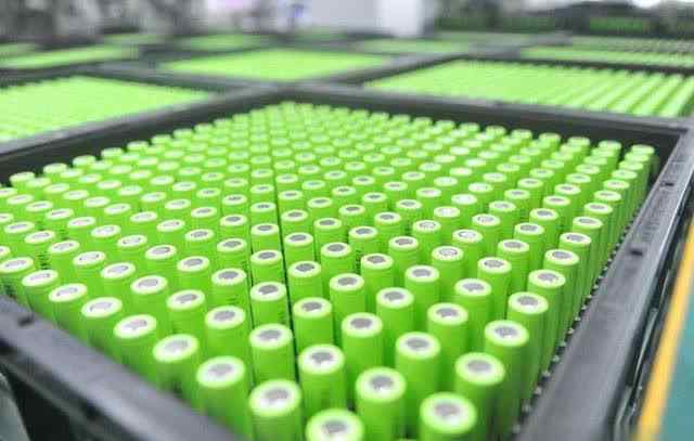 新能源汽车那家好 新能源汽车用什么电池好？这两家企业你会选谁
