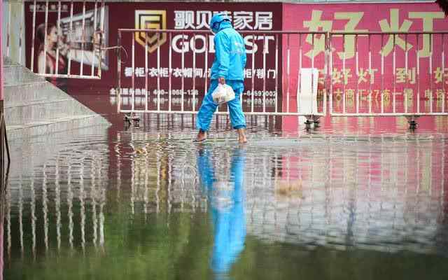 昆明淹水 一夜暴雨，昆明淹水最深50厘米，多地断交