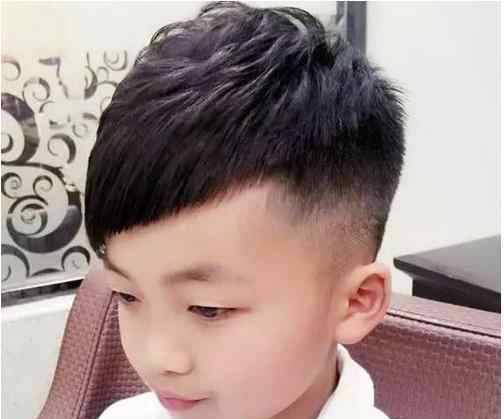 2一6岁男宝宝发型寸头 6岁男孩的发型怎么剃，只要外形好看，头型难不难搞不要紧