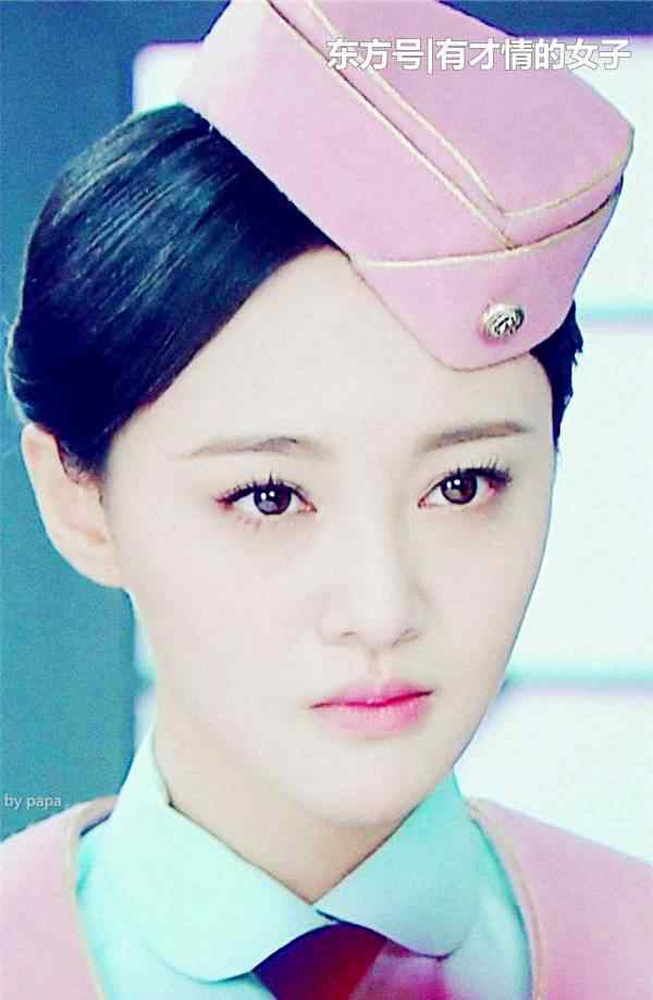 杨幂空姐 郑爽空姐装，杨幂空姐装，唐嫣空姐装，看到关晓彤：绝了！