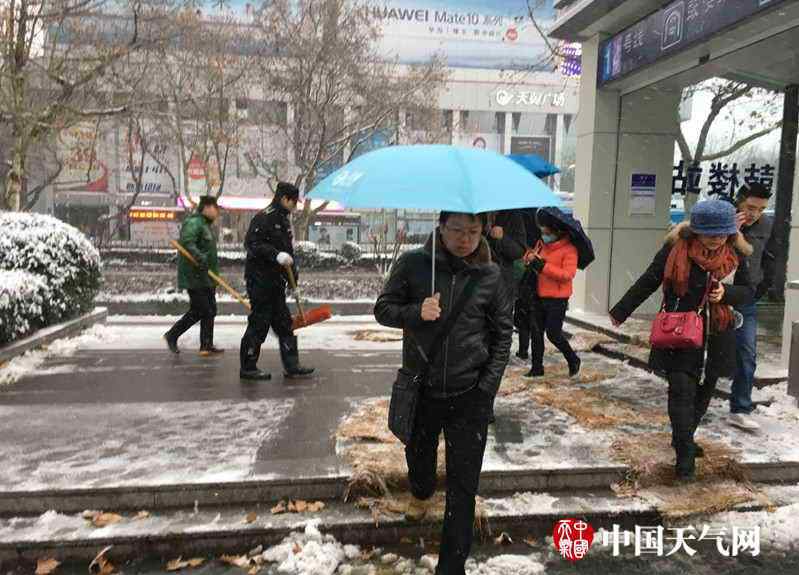 南京大雪 南京迎来2018年的第二场雪 大雪中的南京人