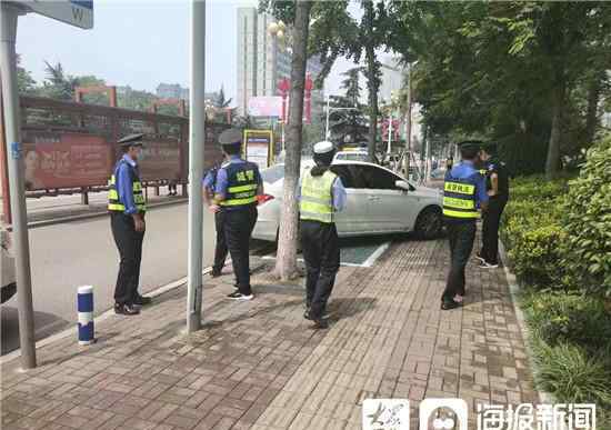 冠亚星城 济宁冠亚星城小区网格线上乱停车 洸河街道：已开展城警联动