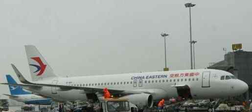 成都机场雷暴天气 成都为什么出现雷暴天气？
