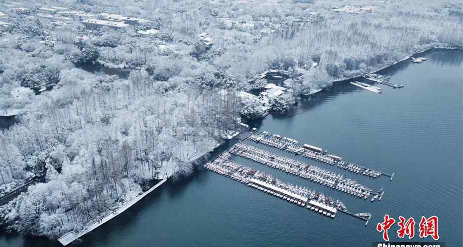 西湖雪景 浙江杭州迎大雪 西湖景区美如画