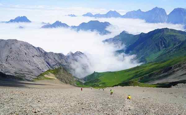 5月中旬去哪里旅游最好 四川5月份适合去哪里旅游 四川五月旅游好去处