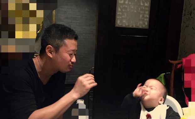 吴京的二儿叫什么名字 吴京大儿子叫吴所谓，二儿子叫吴虑，大家知道是什么意思吗?