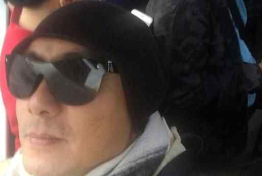 张卫健挤公交 张卫健没有明星架子我喜欢