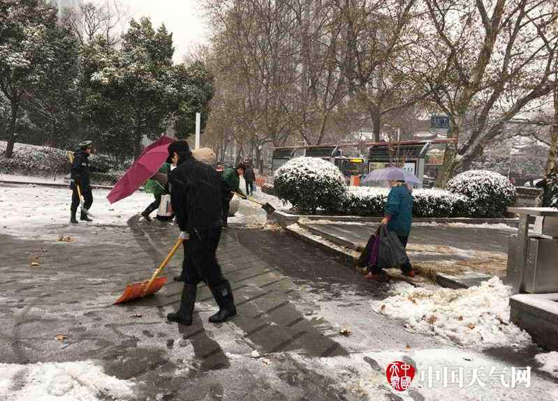 南京大雪 南京迎来2018年的第二场雪 大雪中的南京人