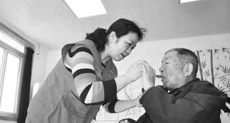 单亲妈卖房办养老院 原因是这样实在让人感动