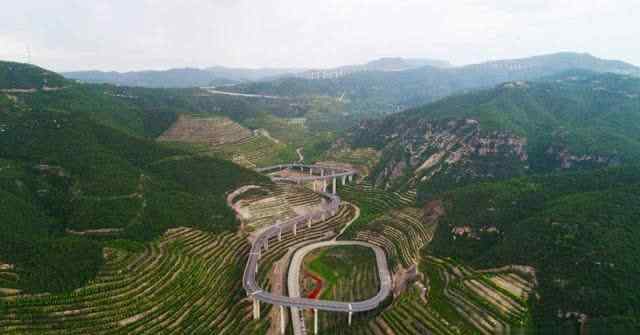 天龙山网红桥 太原天龙山路解除封闭，网红桥景区盼来开放，游客先预约再参观