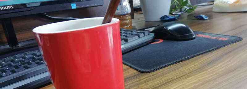 502胶水粘杯子还能喝