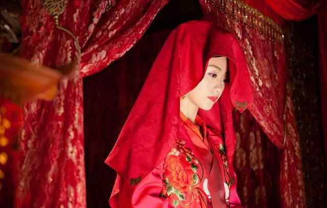 鲍文卿 《儒林外史》中的第二场闹剧：鲍廷玺再娶妻