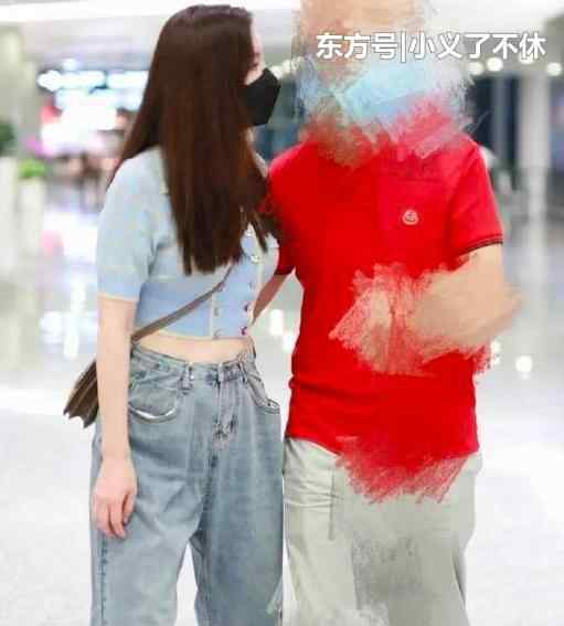 张萌吕超 张萌家庭地位高，昔日跟老公出门秀恩爱，吕超被老婆挡脸成背景
