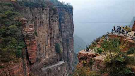 中国郭亮隧道 中国最危险的村庄 郭亮村旅游有着震惊世界的隧道