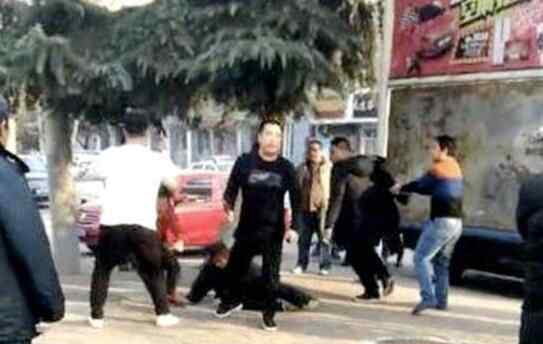 石家庄环卫工被打 为什么要打环卫工何人所为？