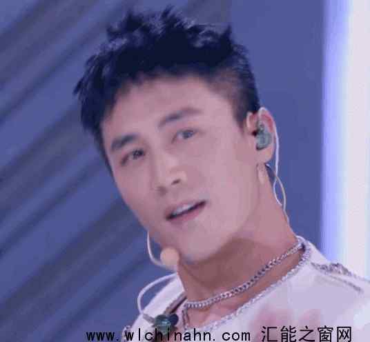 杨幂看杜淳脱衣服跳舞的表情 为什么会这样