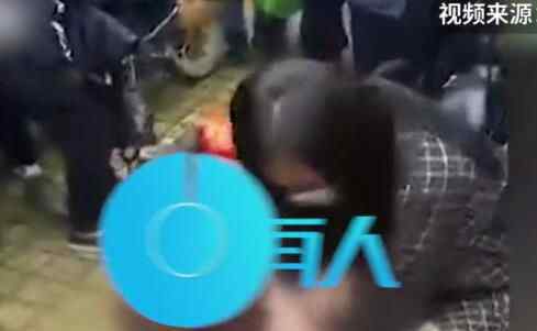未救回老人痛哭 究竟是怎么回事？
