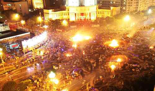 火把节的火把 四大火把节圣地：感受夏日最热辣的狂欢party（图）