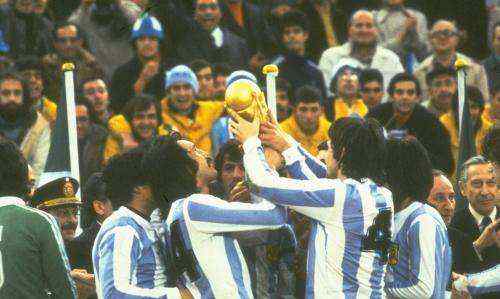 1978年世界杯 1978年世界杯回顾：魔幻现实之旅 阿根廷首抡元