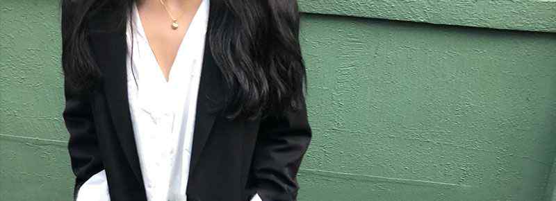 西服上衣口袋里面的装饰叫什么