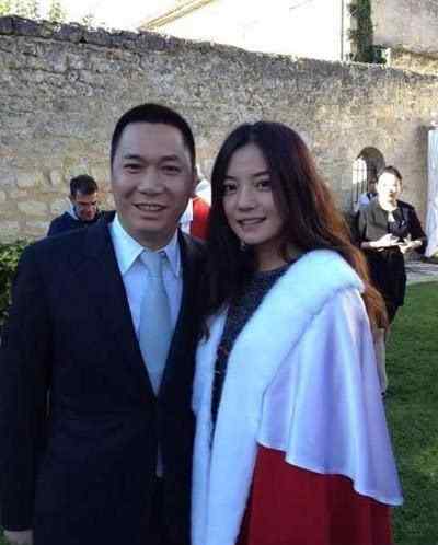 赵薇黄有龙婚纱照 赵薇黄有龙婚礼低调简单 甜蜜至极