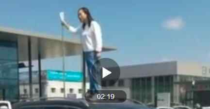 奔驰车主车顶维权 到底是什么原因？
