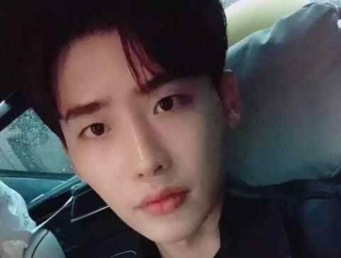 李钟硕护照被扣留 究竟是怎么回事？