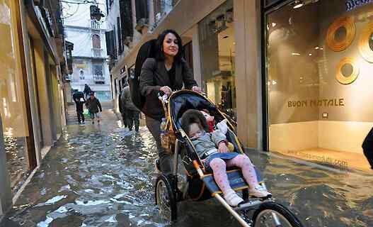 威尼斯遭暴雨被淹 究竟有多大的雨？