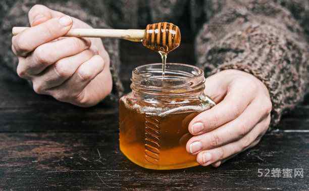经期能喝蜂蜜水吗 女性生理期可以喝蜂蜜水吗
