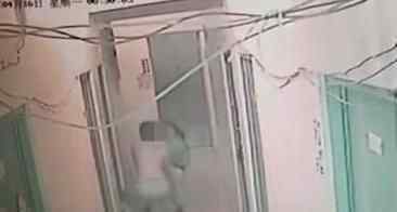 男子强行拖拽女子 为什么拽人？