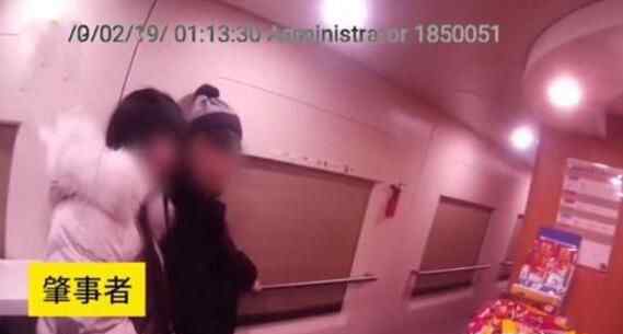 女子砸毁动车玻璃 原因是这样实在让人惊愕
