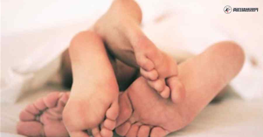 月经期同房会得什么病 月经期间同房？女性会受到伤害，再难也要忍住了文章配图