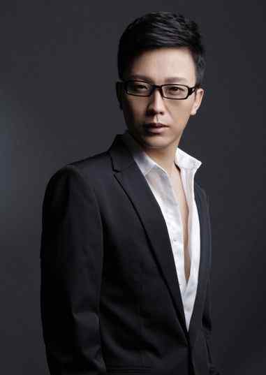 李玉刚的歌曲 李玉刚的妻子信息曝光，扒出她的背景后，是我们不敢招惹的那位文章配图