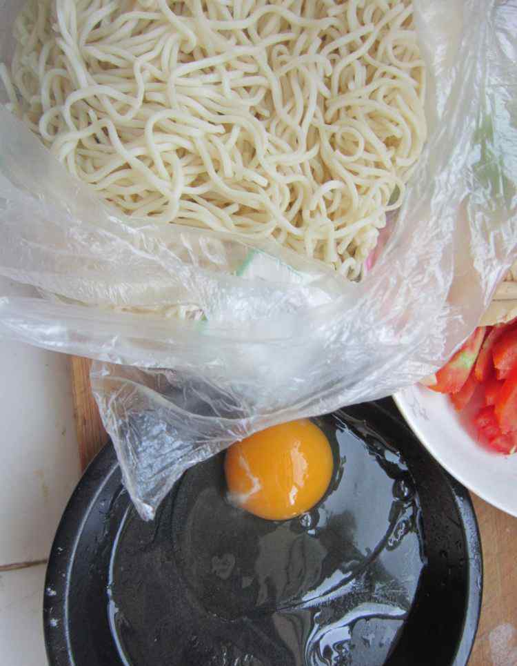卤面的家常做法 鸡蛋炒卤面简单又好吃的做法 鸡蛋炒卤面配方与做法