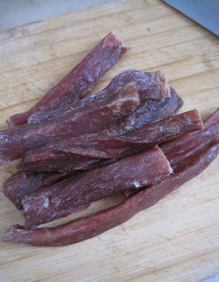 牛肉干做法 五香牛肉巴简单又好吃的做法 五香牛肉巴食谱做法大全