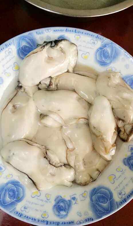 蒜蓉粉丝生蚝家常做法 蒜蓉粉丝蒸生蚝的简单做法 蒜蓉粉丝蒸生蚝配方与做法
