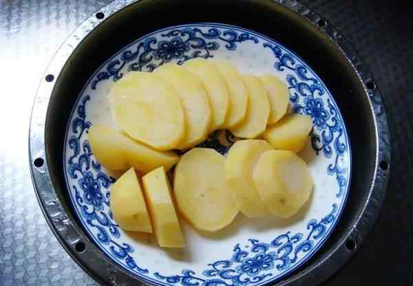 如何做披萨 土豆泥披萨做法和配方 土豆泥披萨做法详细步骤