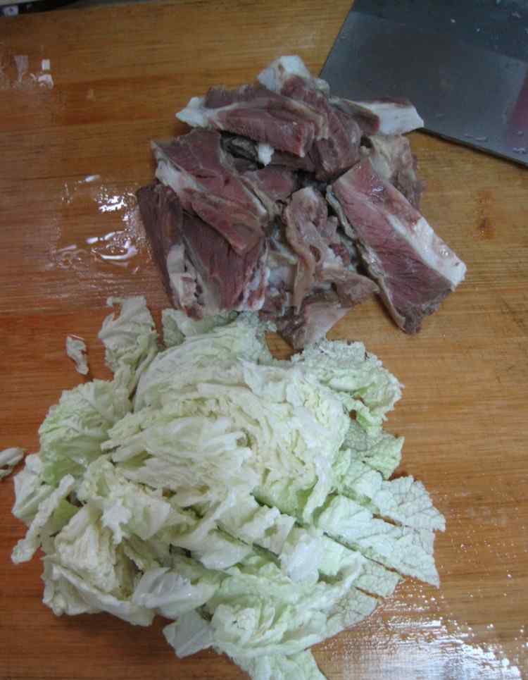 熟羊肉怎么做好吃 白菜羊肉汤的做法 白菜羊肉汤食谱做法大全