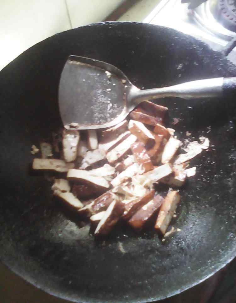 干的小虾米怎么炒好吃 虾皮炒干子的家常做法 虾皮炒干子食谱做法大全
