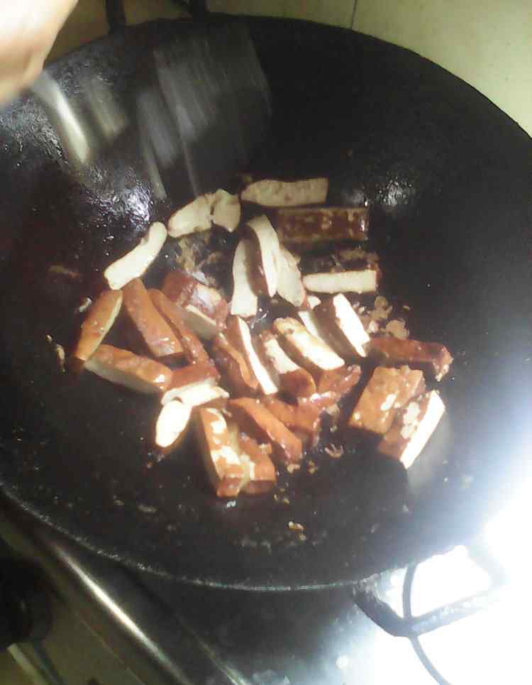 干的小虾米怎么炒好吃 虾皮炒干子的家常做法 虾皮炒干子食谱做法大全