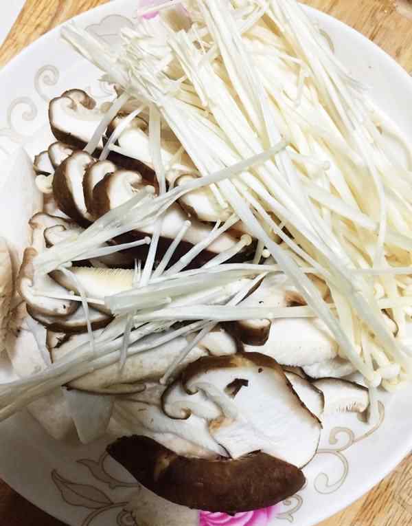 麻辣拌怎么做 自制麻辣拌怎么做好吃 自制麻辣拌食谱做法大全