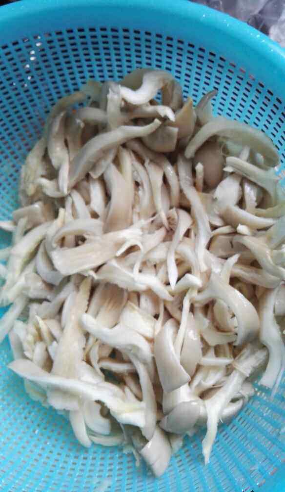 平菇炒蛋 平菇炒鸡蛋的详细做法 平菇炒鸡蛋食谱简单做法