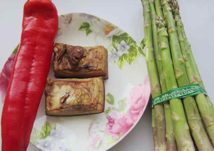 卤肉的做法 芦笋炒肉的做法 芦笋炒肉做法大全