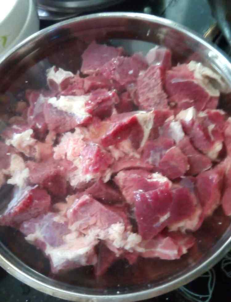 番茄烧牛肉 西红柿烧牛肉做法和配方 西红柿烧牛肉做法和材料