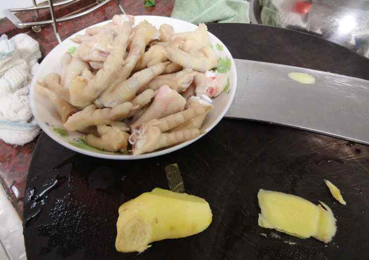 鸡爪子的做法家常做法 美味鸡爪子的家常做法 美味鸡爪子做法详细步骤