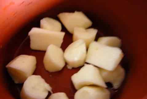怎样做排骨汤 山药香菇枸杞排骨汤的最正宗做法 山药香菇枸杞排骨汤做法和材料